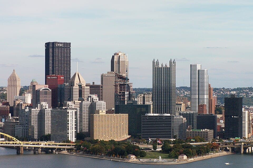Pittsburgh skyline viewed from West End Overlook